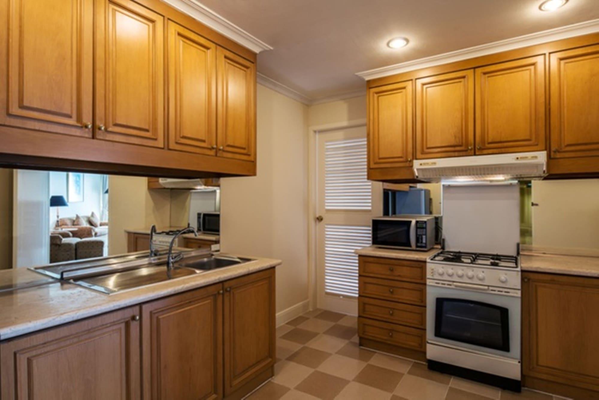 บาตาเวีย อพาร์ตเมนต์ เซอร์วิส เรสซิเดนซ์ จาการ์ต้า Apartment จาการ์ตา ภายนอก รูปภาพ